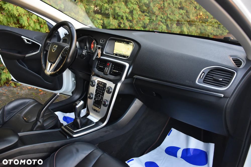 Volvo V40 D2 Drive-E Ocean Race - 10