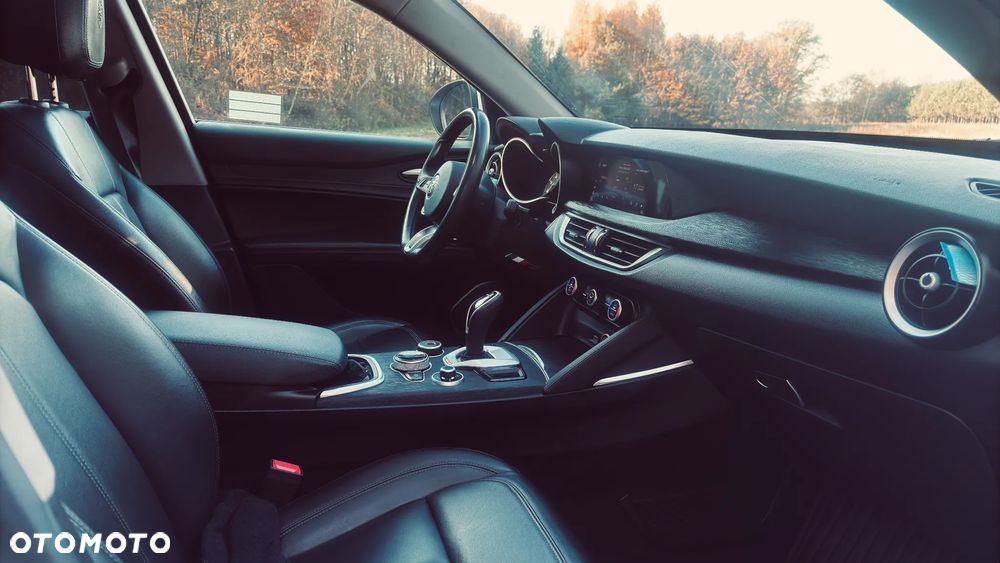 Alfa Romeo Stelvio 2.0 Turbo 16V AT8-Q4 Executive - 17
