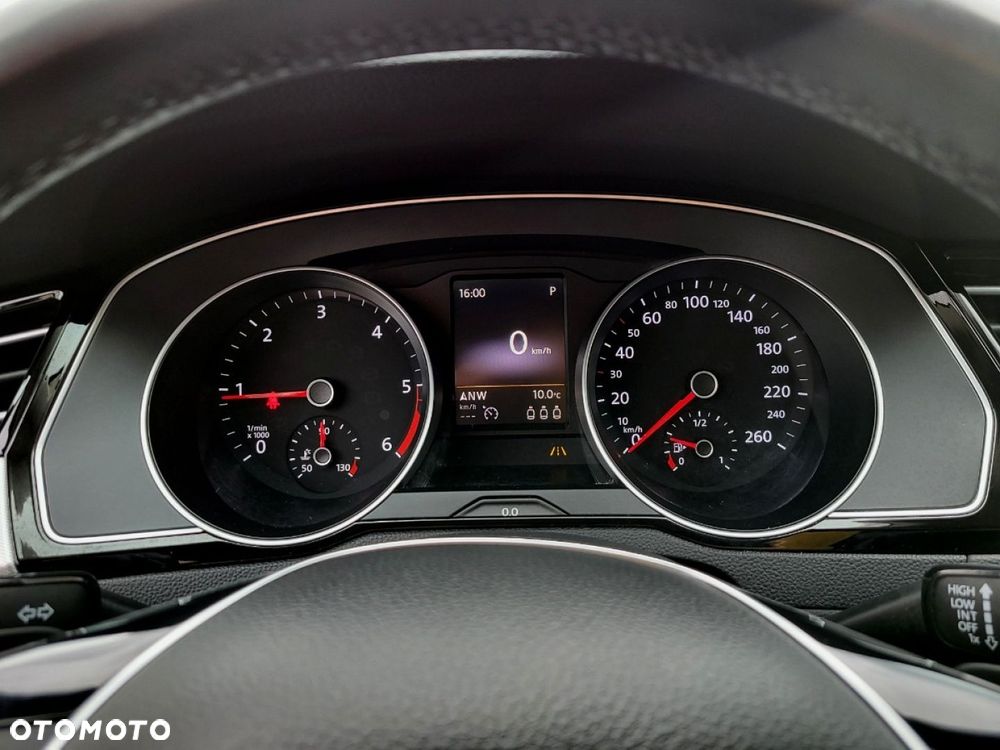 Volkswagen Passat - 41