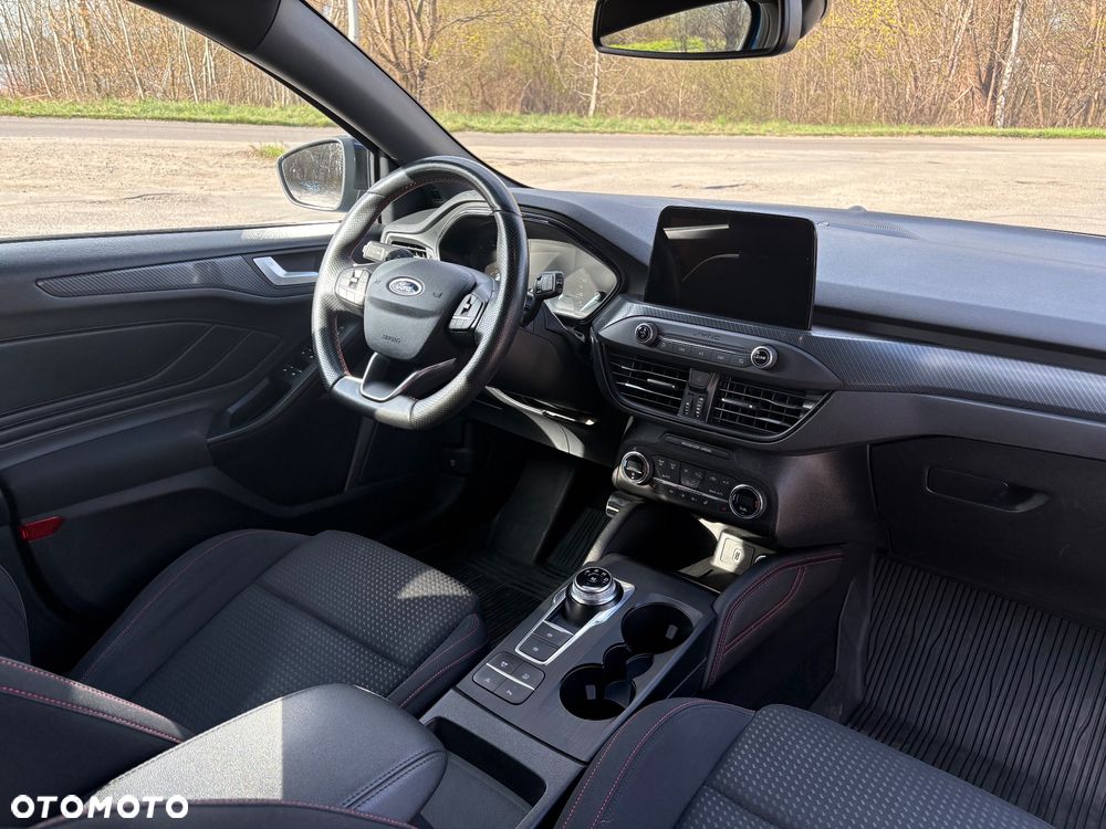 Ford Focus 1.5 EcoBoost ST-Line - 11