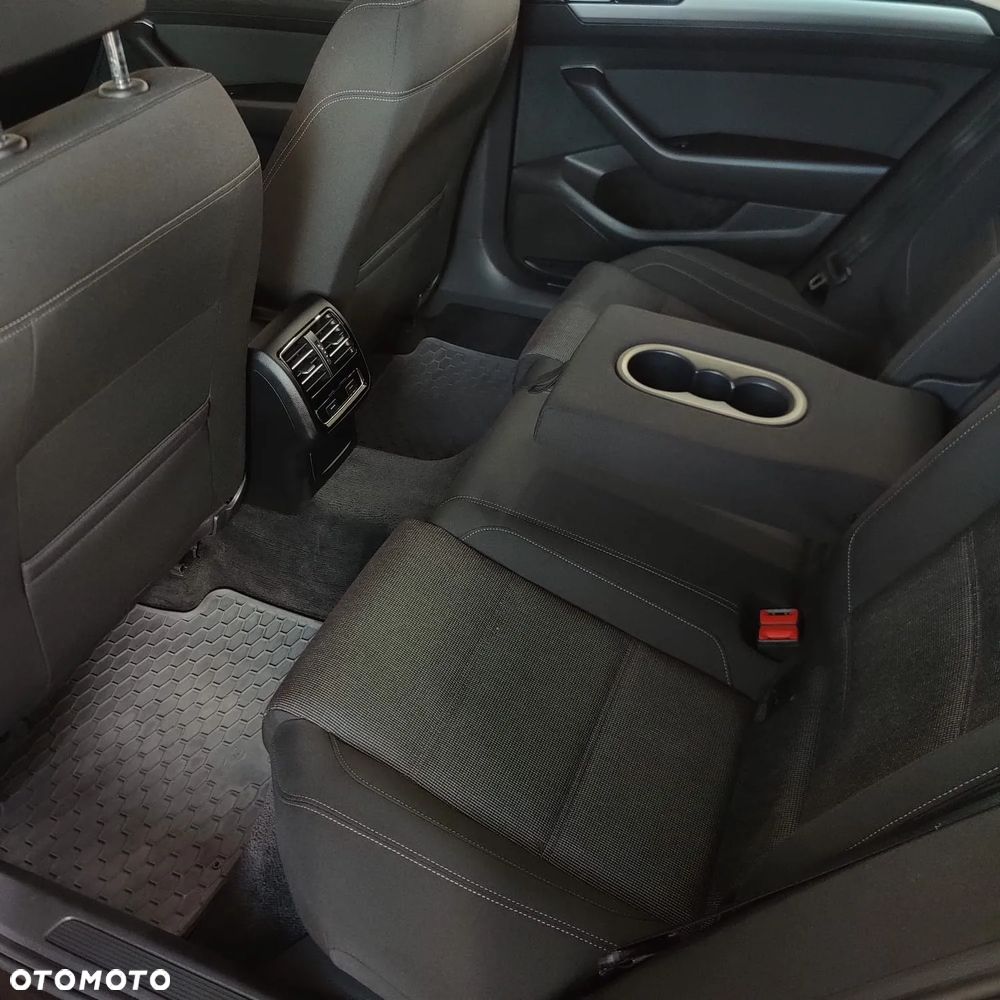 Volkswagen Passat - 3