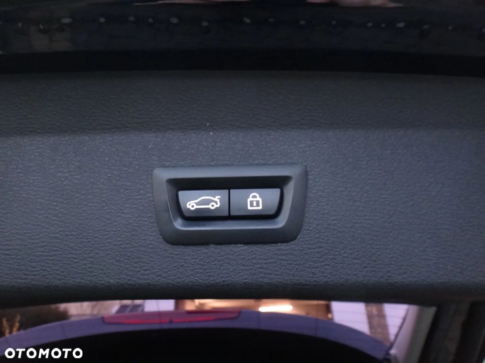 BMW X1 xDrive20i - 19