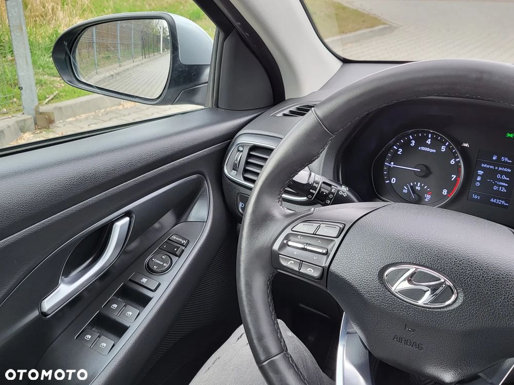 Hyundai i30 1.0 T-GDI Classic + - 21