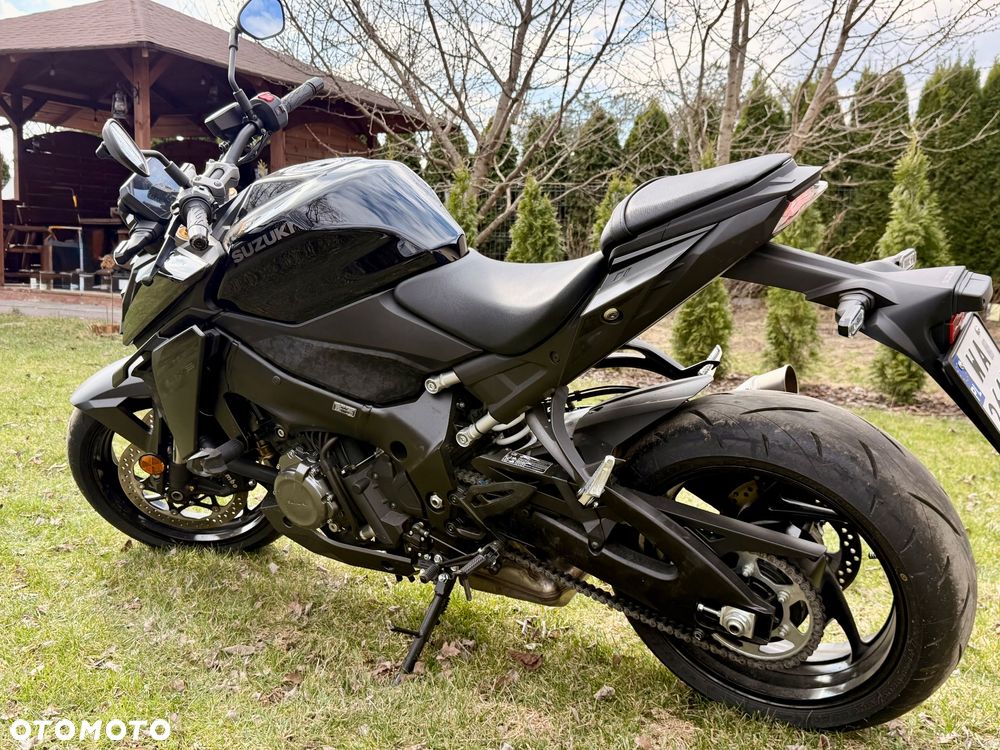 Suzuki GSX 1000 - 6