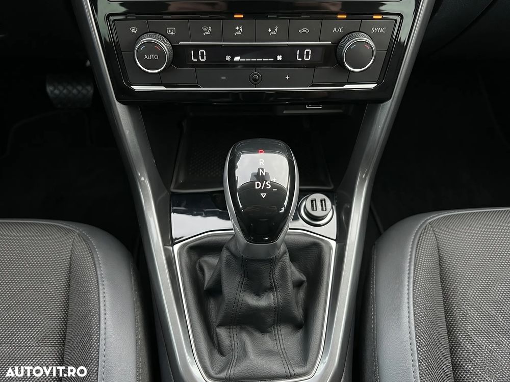 Volkswagen T-Cross - 13