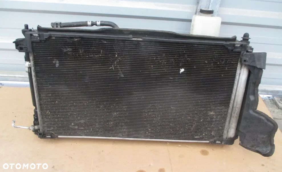 TOYOTA C-HR CHR HYBRID BELKA CHŁODNICE NADKOLE PAS PRZEDNI - 3