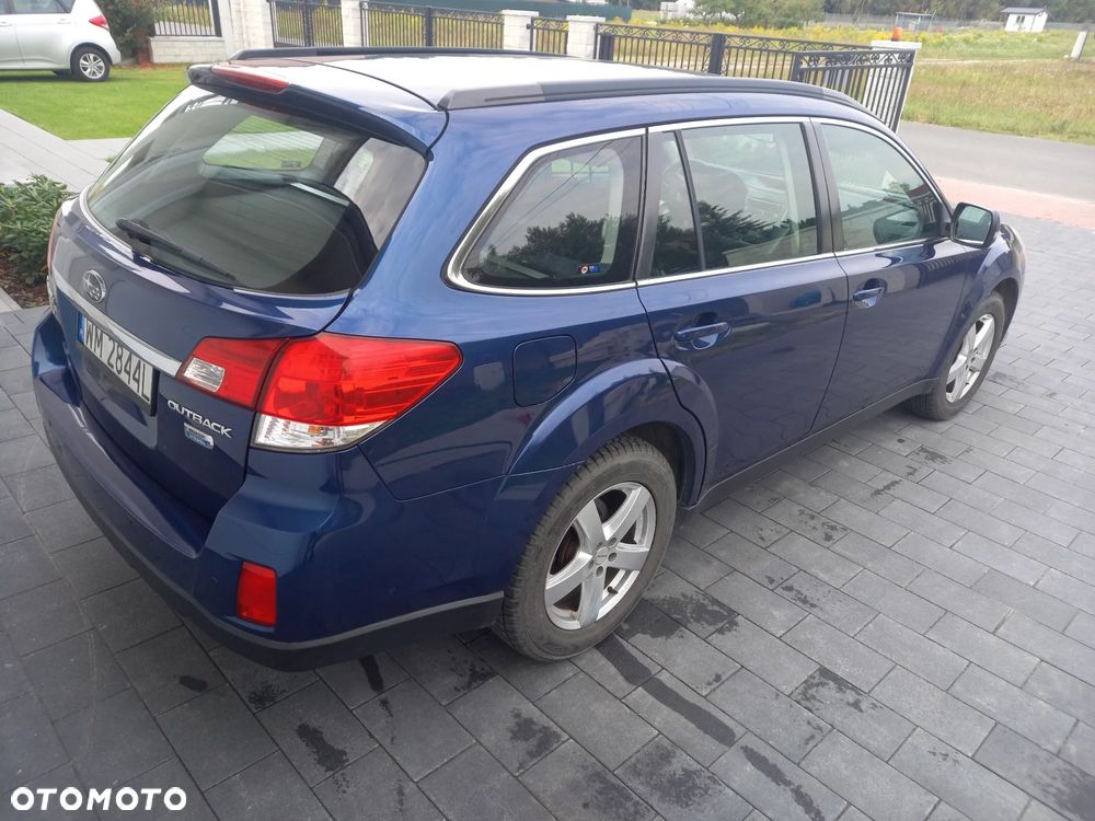 Subaru Outback 2010 photo 3