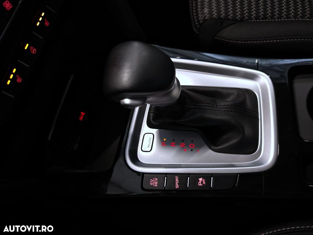 Kia XCeed 1.6 GDI 6DCT PHEV Vision - 18