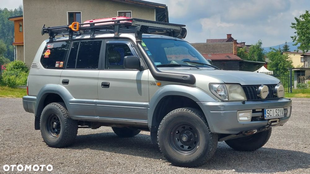 Toyota Land Cruiser - 1