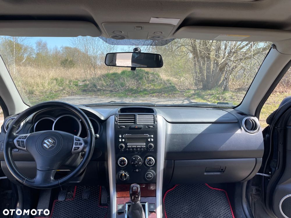 Suzuki Grand Vitara 2.0 De luxe - 12