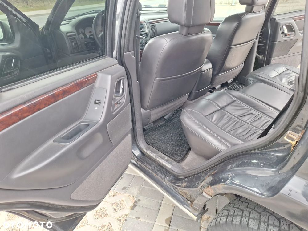 Jeep Grand Cherokee - 12