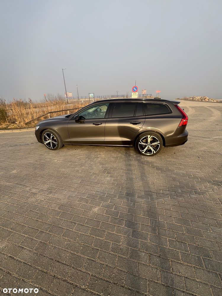 Volvo V60 B4 B Plus Dark - 2