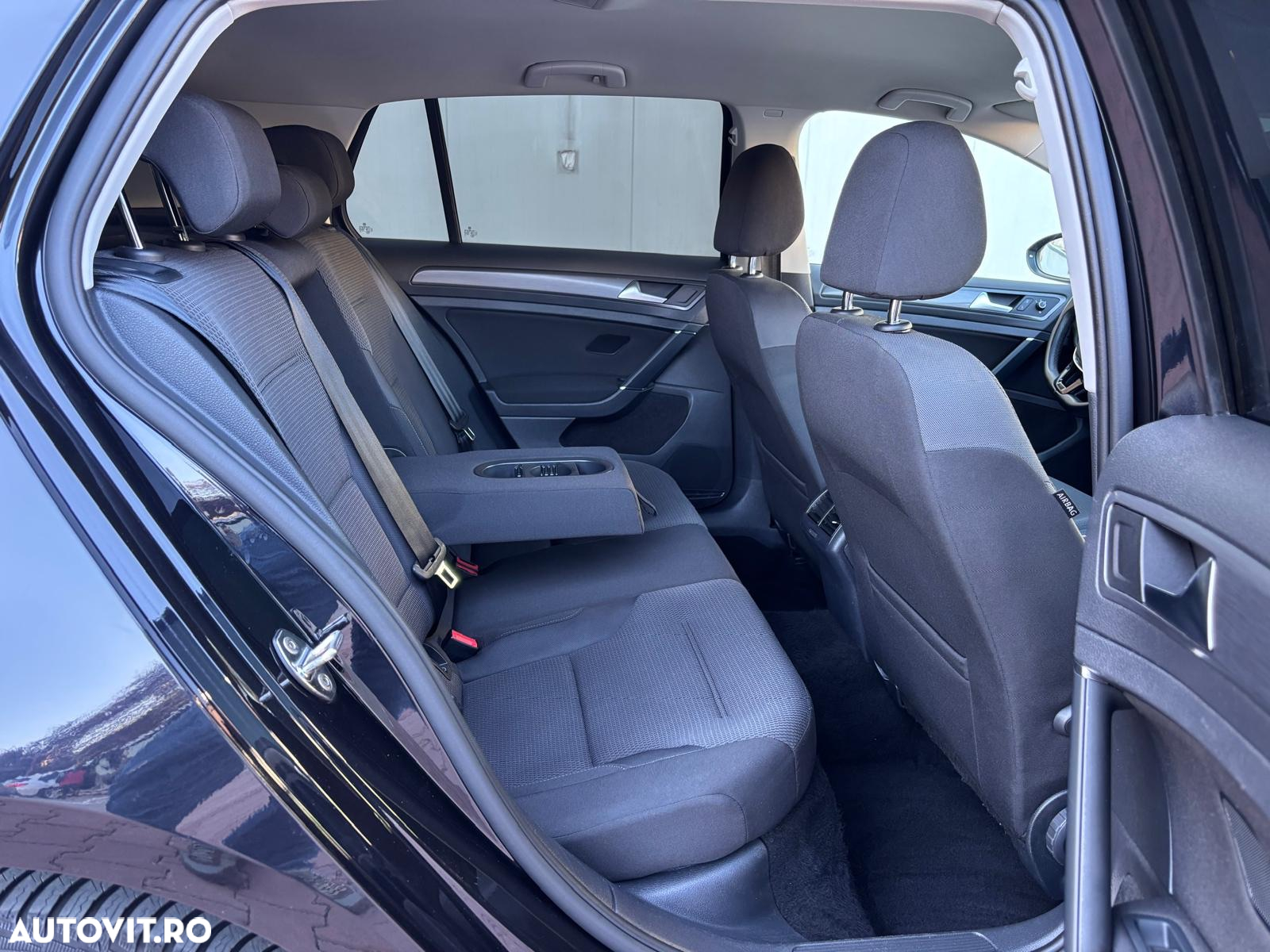 Volkswagen Golf 1.0 TSI BlueMotion DSG Comfortline - 6