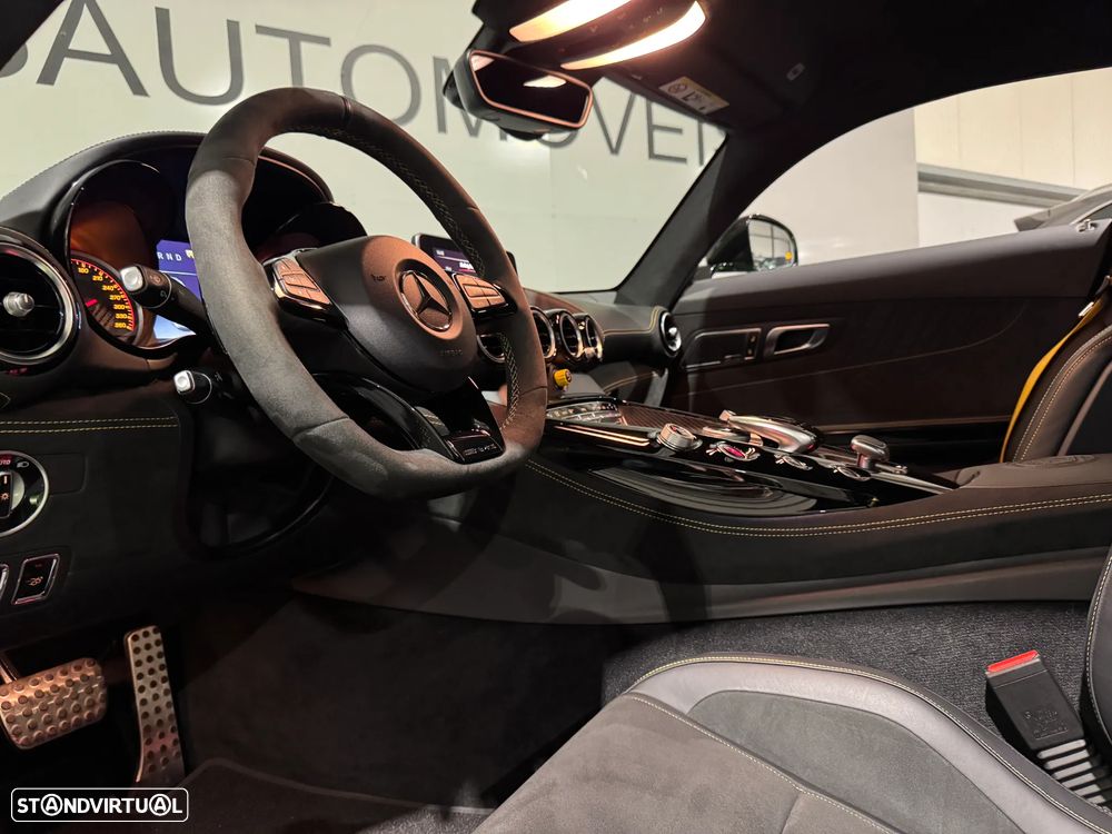Mercedes-Benz AMG GT R - 45