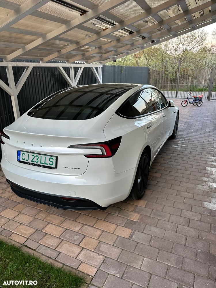 Tesla Model 3 - 4
