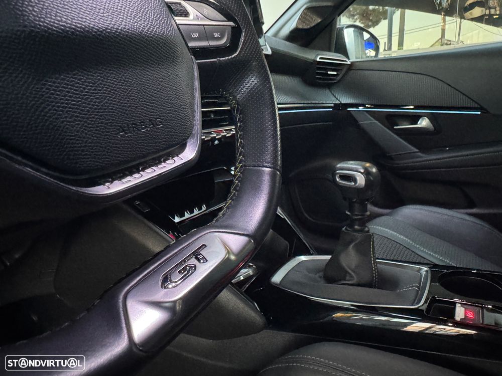 Peugeot 208 1.2 PureTech GT Line - 18