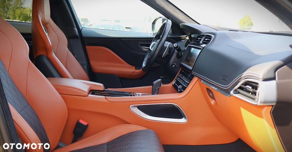Jaguar F-Pace - 19