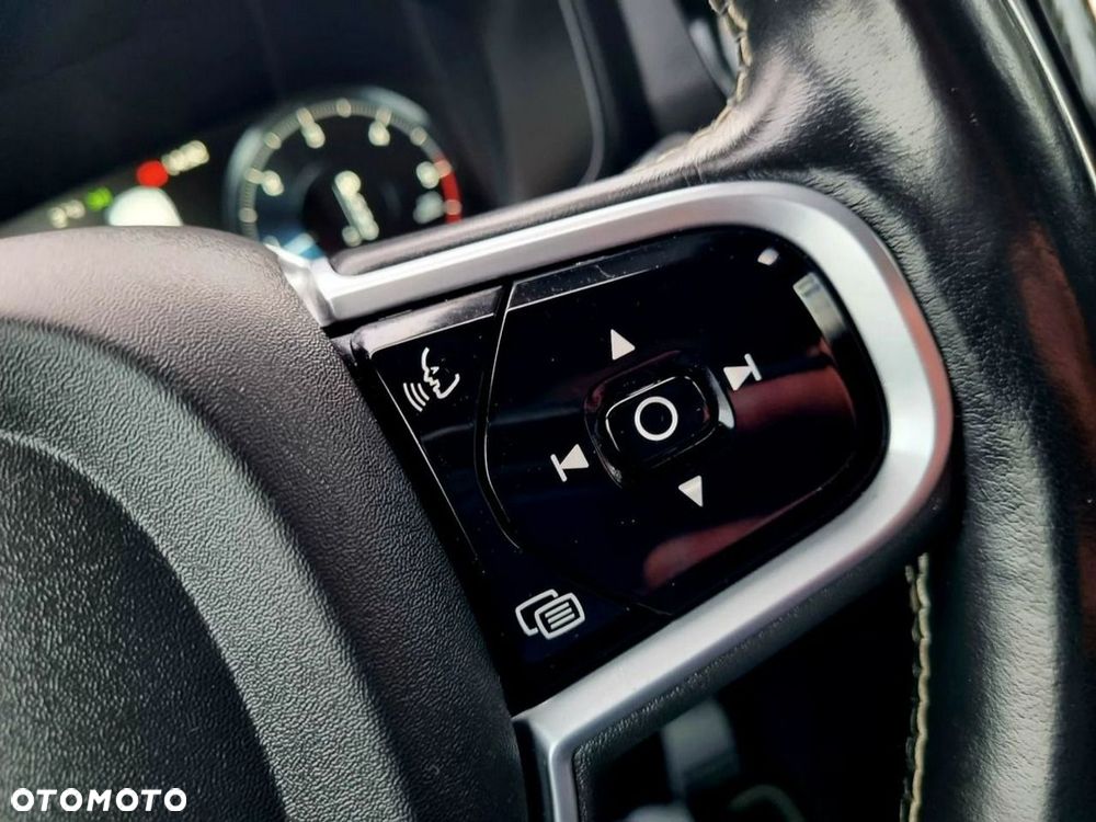 Volvo V60 D4 Geartronic R-Design - 21