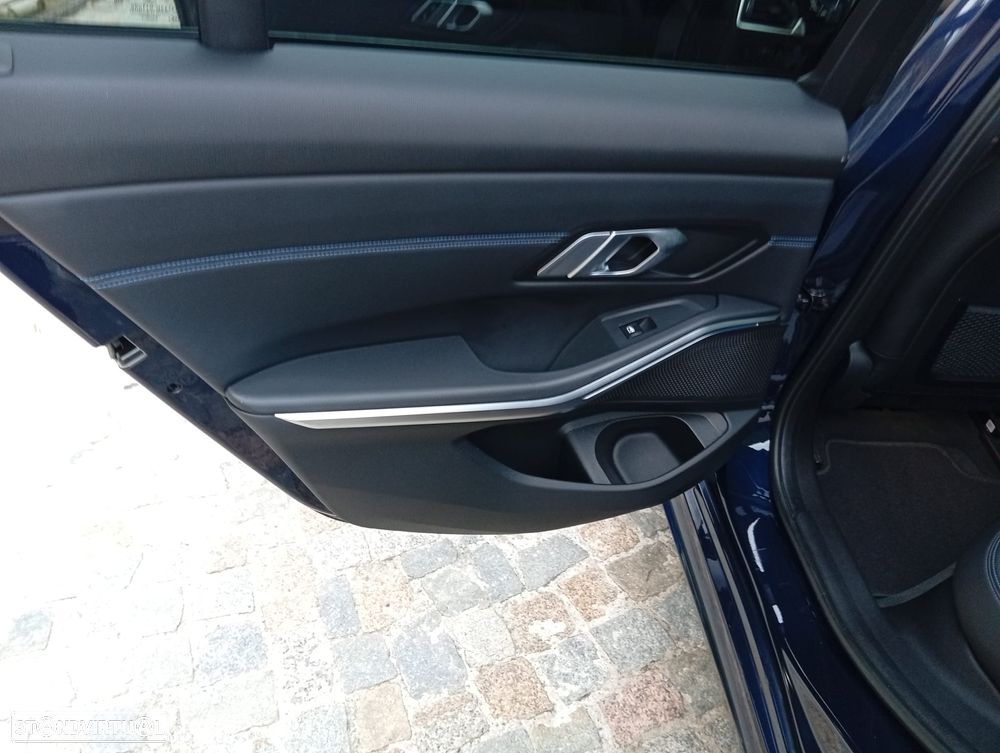 BMW 330 - 6