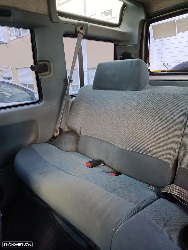Land Rover Discovery - 4