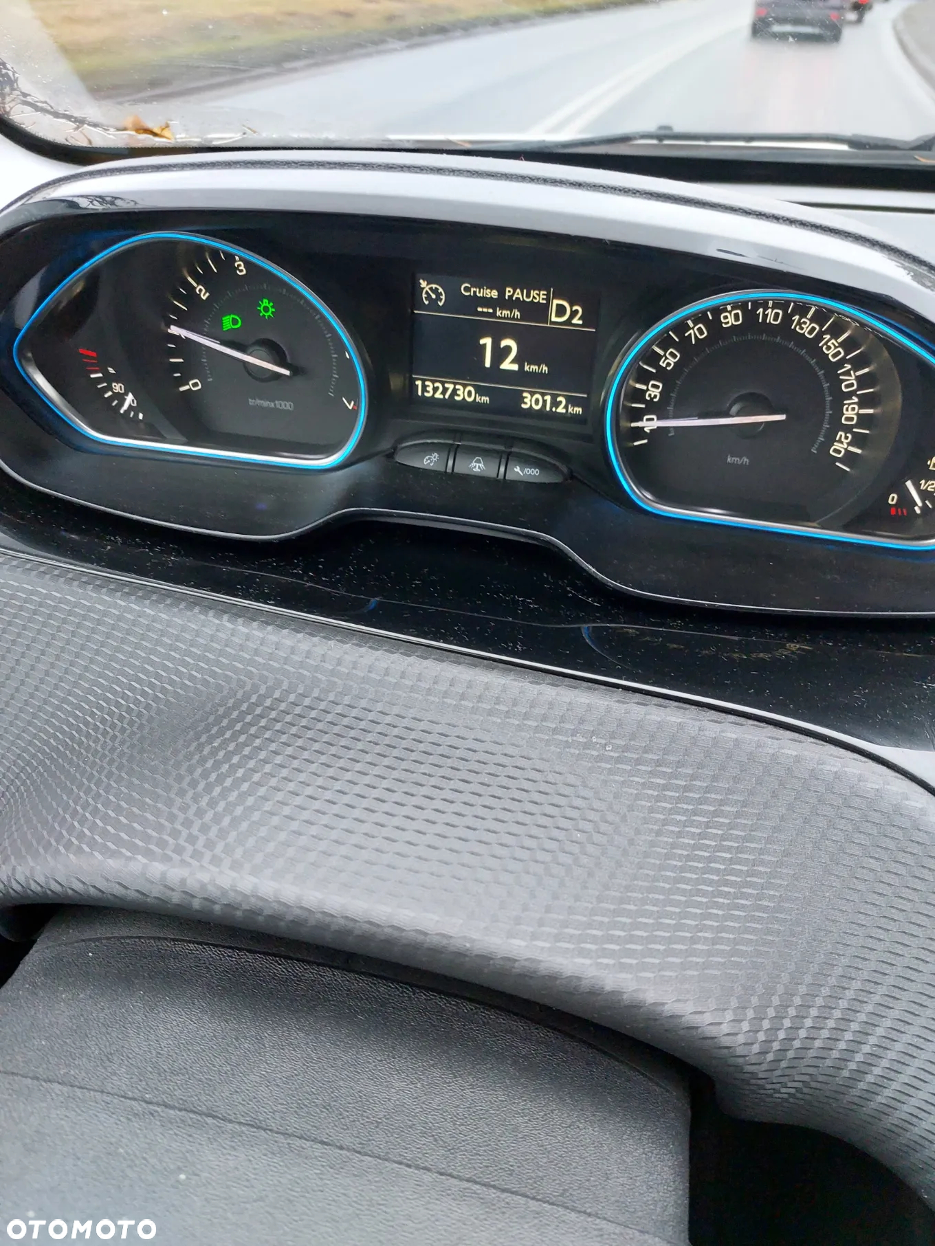 Peugeot 2008 1.2 Pure Tech Allure S&S EAT6 - 5