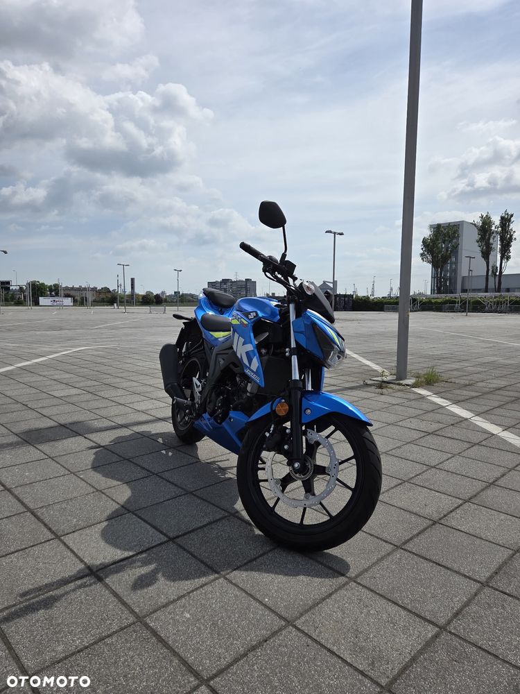 Suzuki GSX - 4