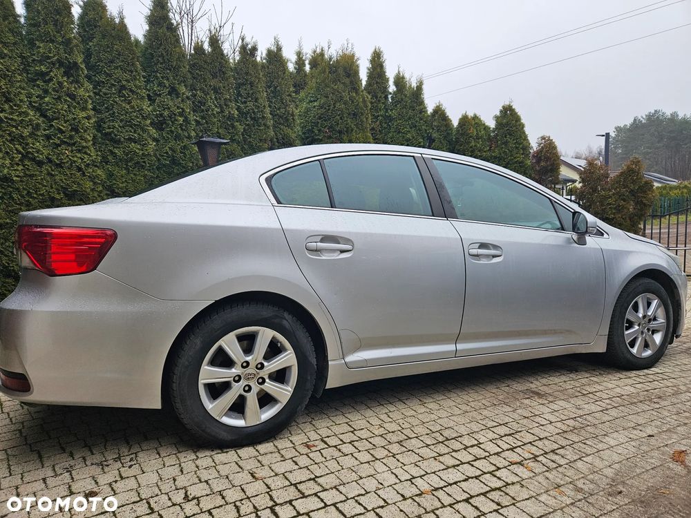 Toyota Avensis 2.0 D-4D Premium - 6