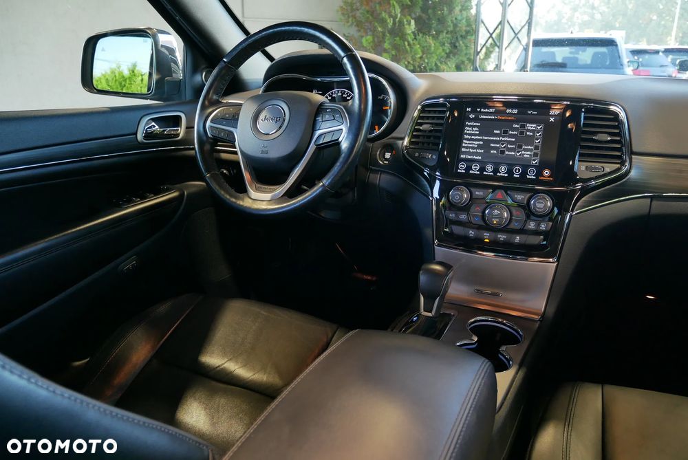 Jeep Grand Cherokee - 19