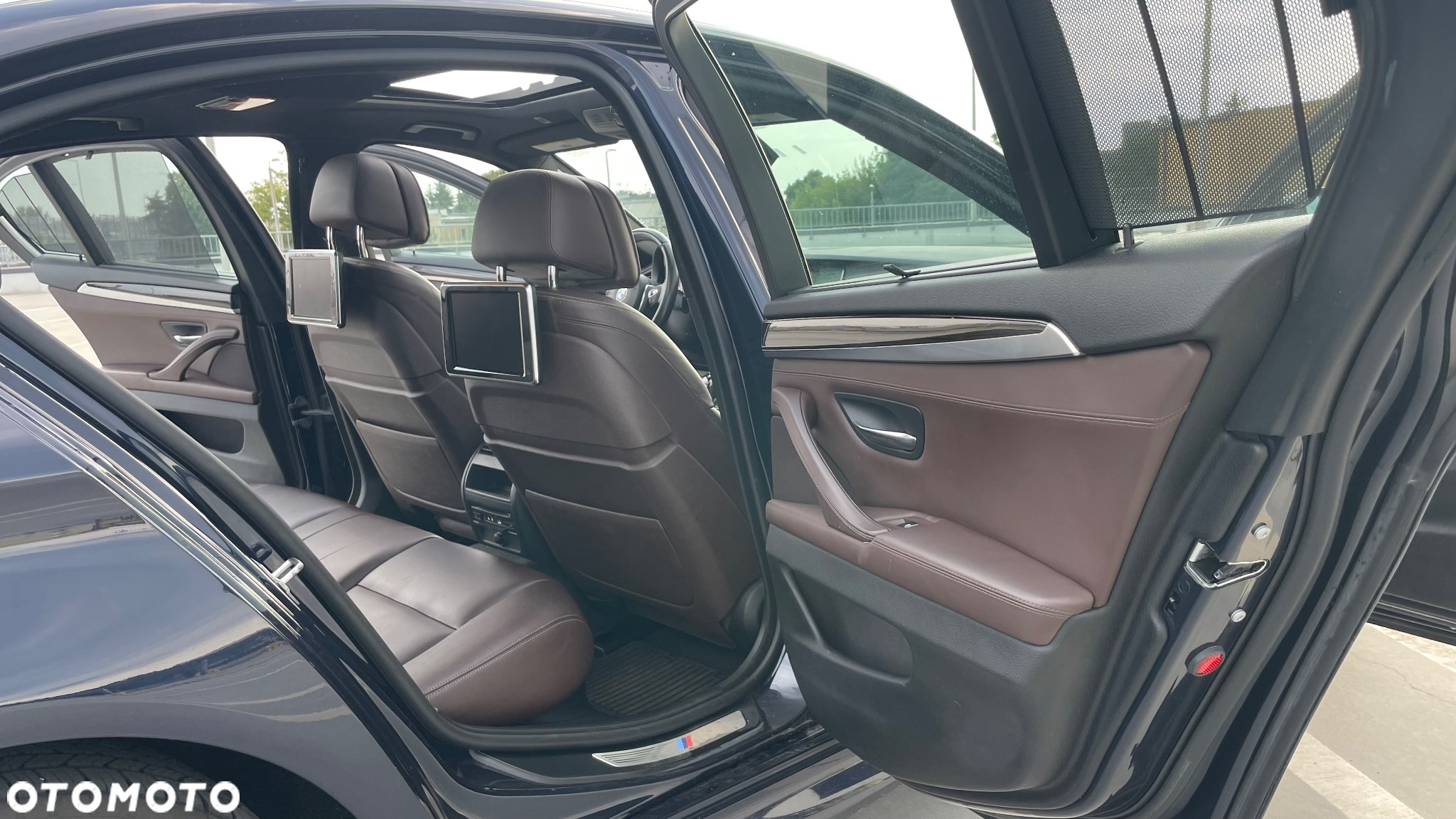 BMW Seria 5 550i xDrive Luxury Line - 27