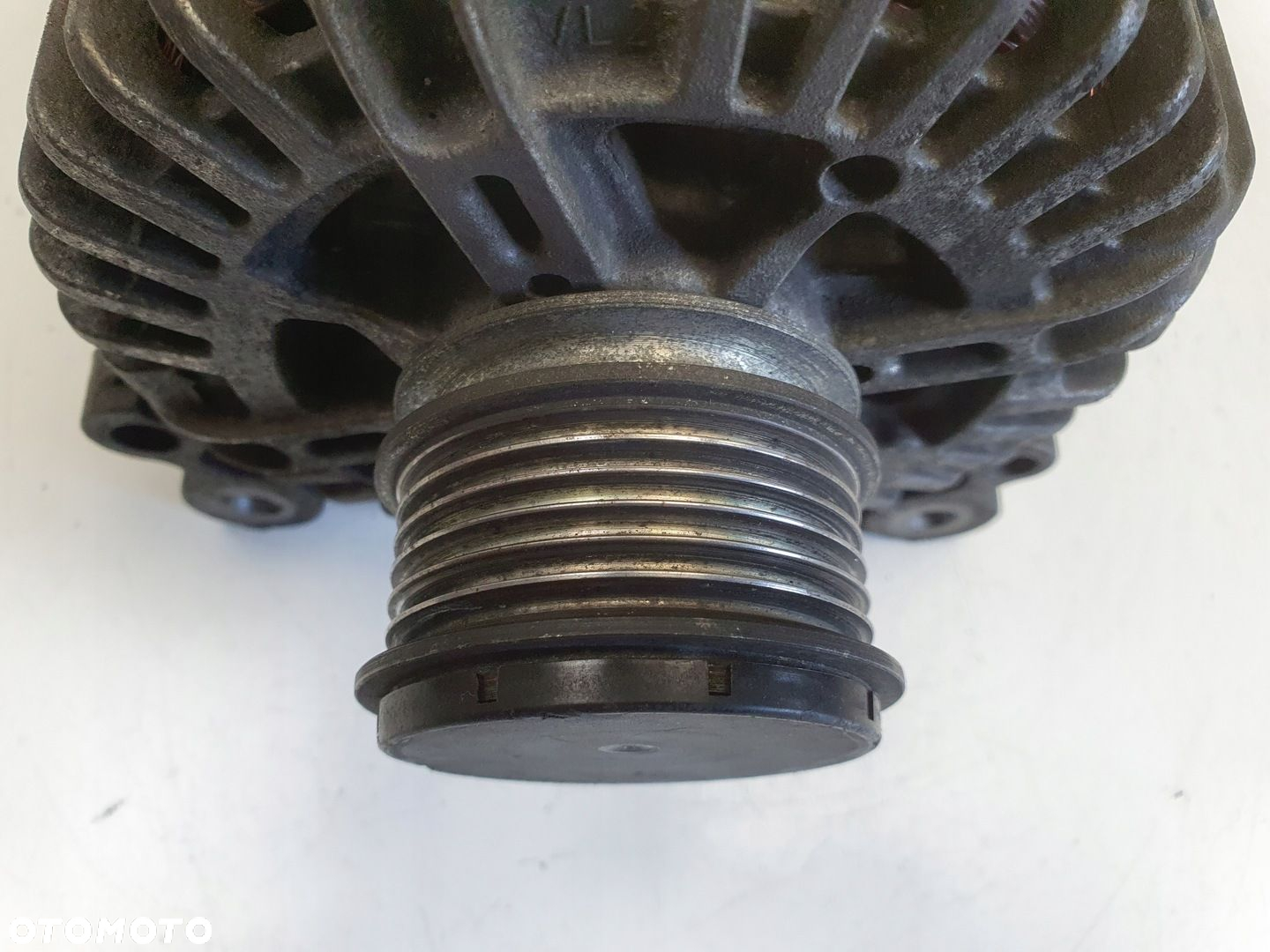 Audi A4 B7 2.0 TDI ALTERNATOR 06F903023H valeo 140A - 8