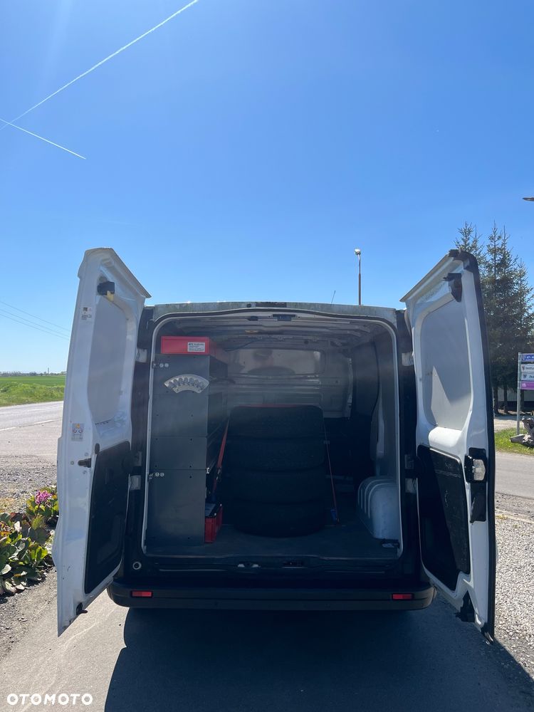 Opel Vivaro - 11