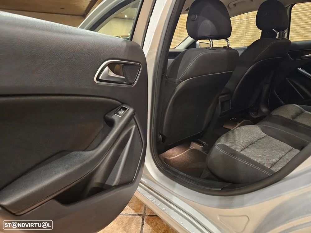 Mercedes-Benz A 180 - 27