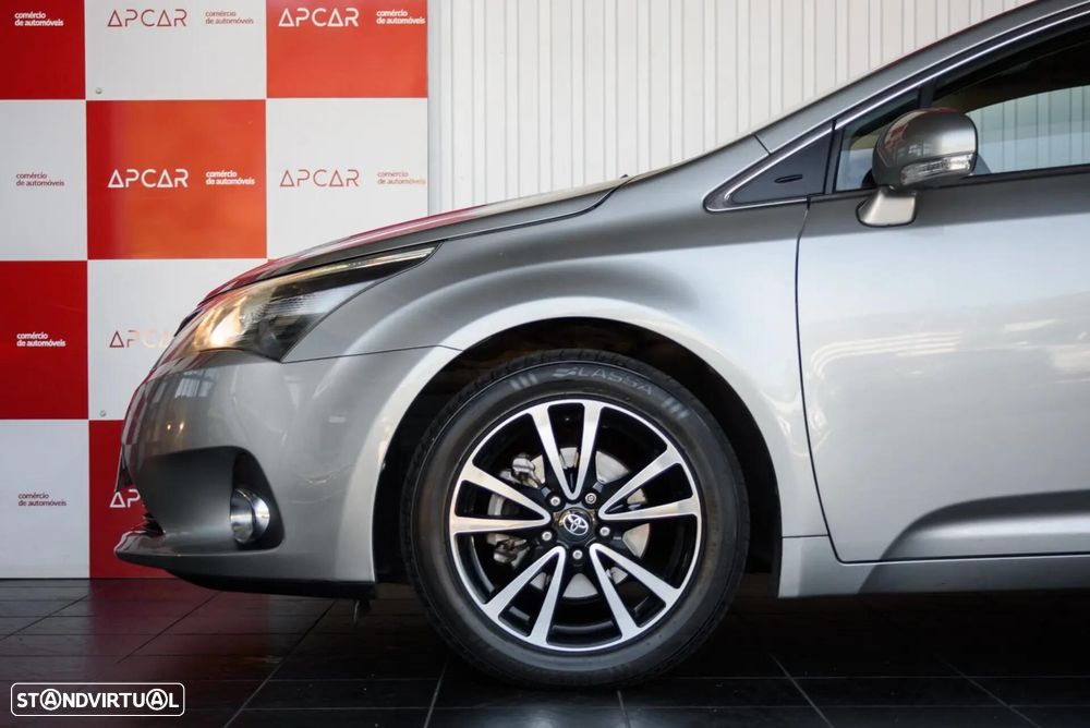 Toyota Avensis SD 2.0 D-4D Exclusive - 17