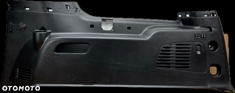 P8 GMC YUKON XL DENALI IV 2015 - BOCZEK BAGAŻNIKA PRAWY 23407840 - 1