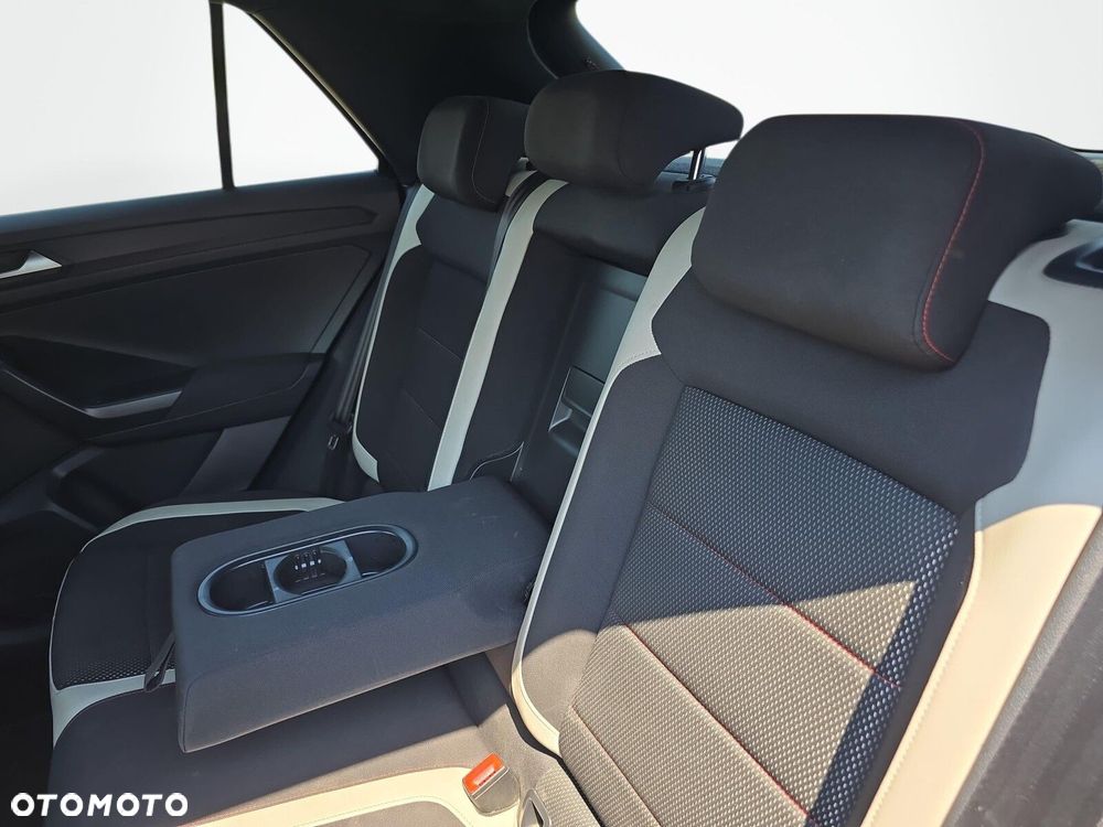 Volkswagen T-Roc - 27