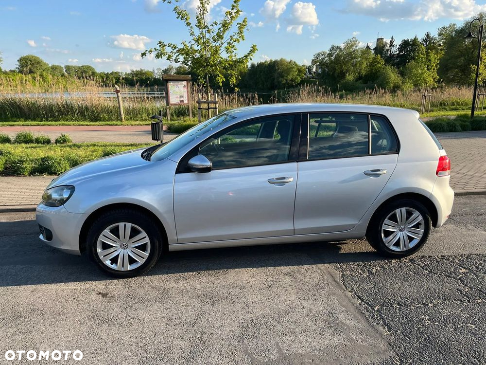 Volkswagen Golf - 10