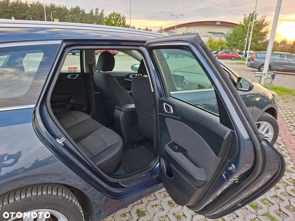 Kia Ceed 1.6 CRDi SCR M - 23