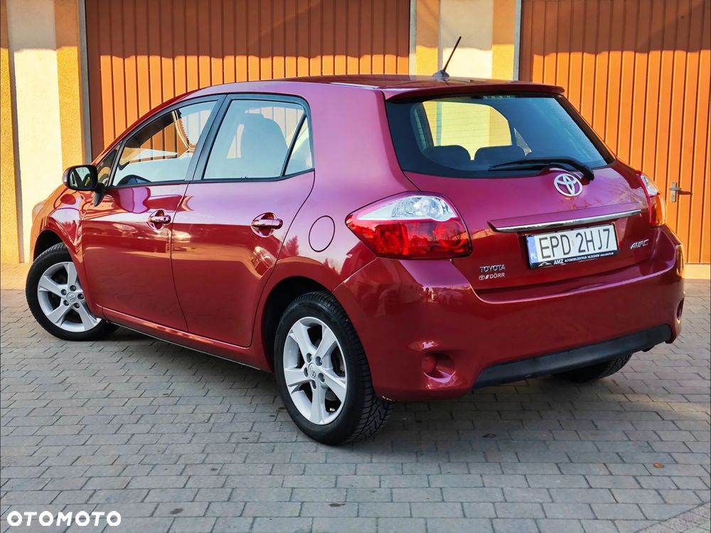 Toyota Auris 1.6 Life+ - 5