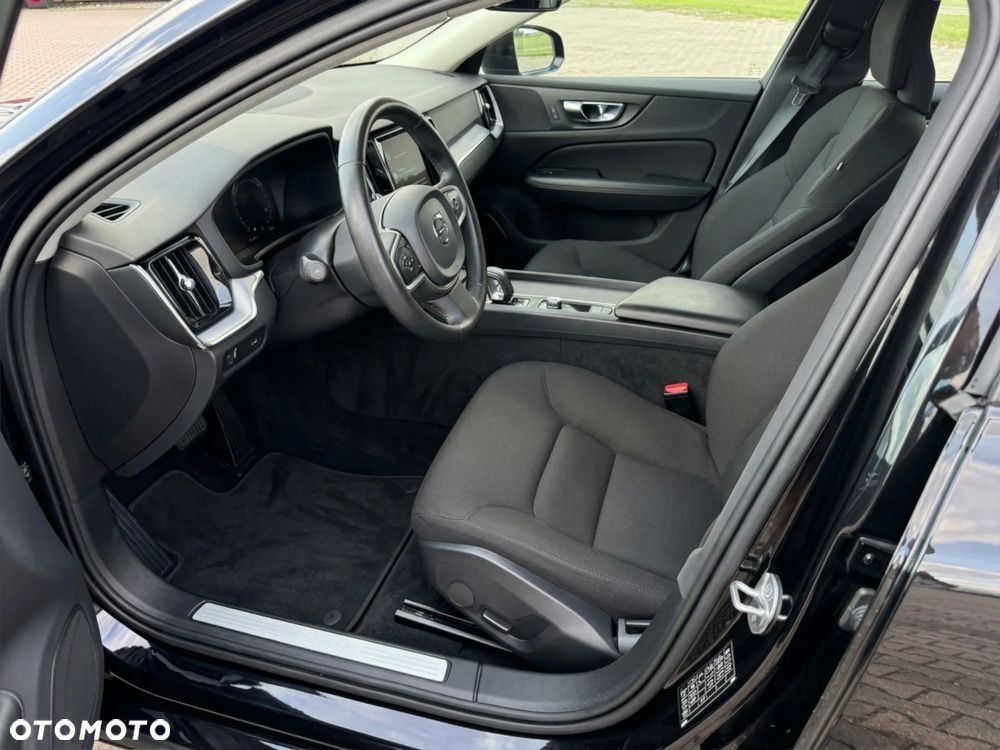 Volvo V60 B3 B DKG Momentum - 6