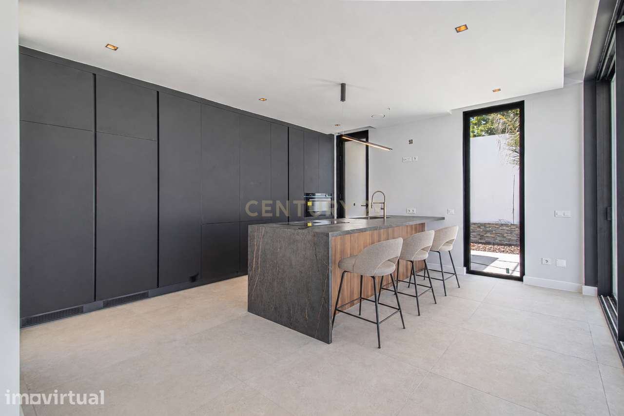 Exclusiva Moradia de Luxo T4 a Estrear com Piscina | Cotovia, Sesimbra - Grande imagem: 2/38