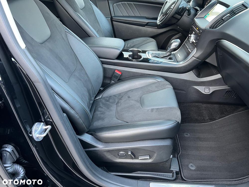 Ford Edge 2.0 TDCi Bi-Turbo 4x4 ST-LINE - 18