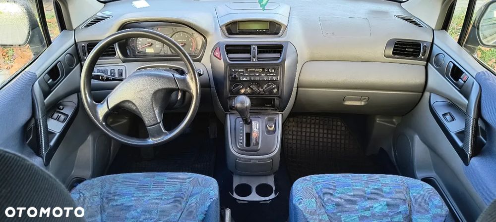 Mitsubishi Space Runner - 8