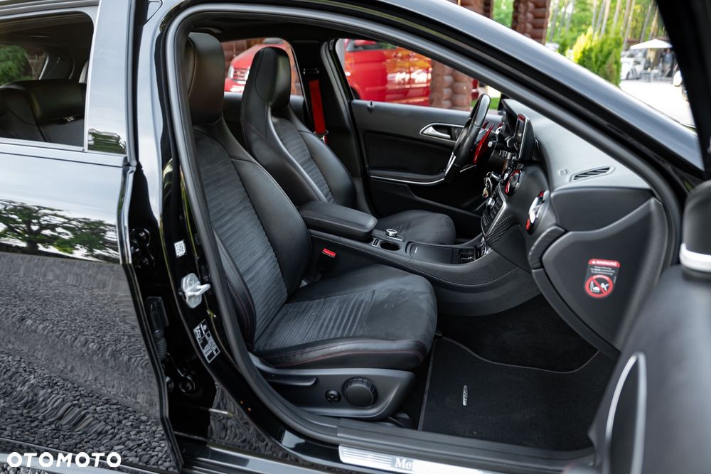Mercedes-Benz Klasa A 250 4Matic 7G-DCT AMG Line - 24