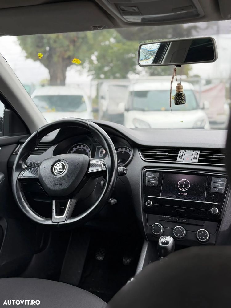 Skoda Octavia 1.6 TDI AMBITION - 6