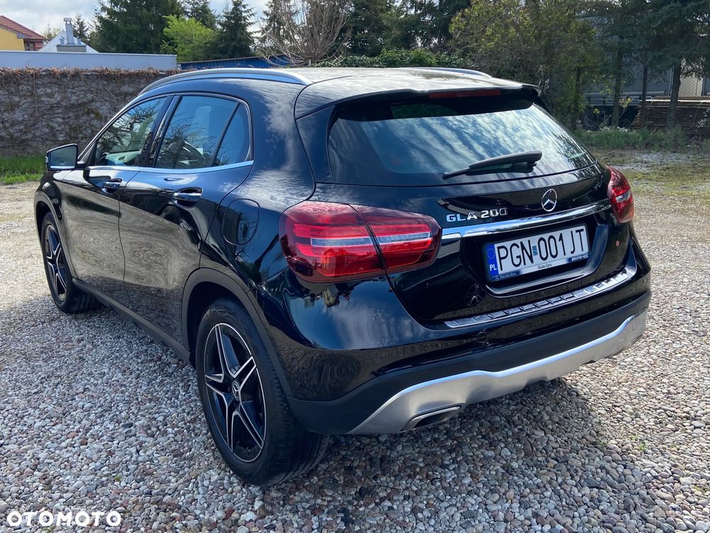 Mercedes-Benz GLA - 10