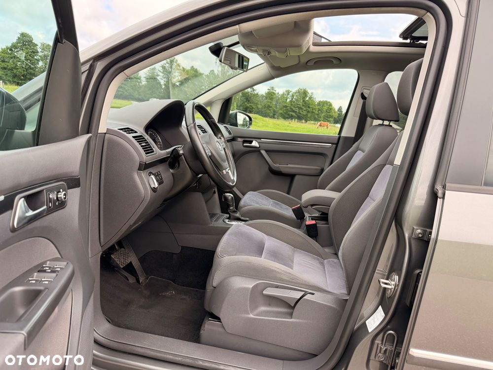 Volkswagen Touran 2.0 TDI DPF DSG Highline - 15