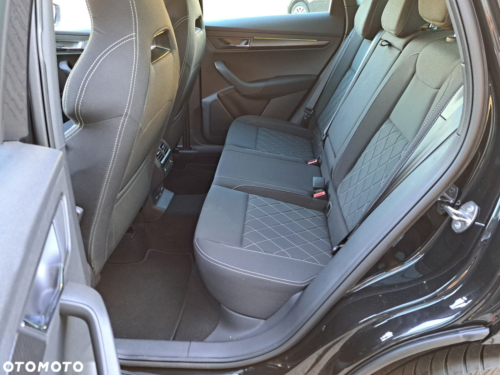 Skoda Karoq 1.5 TSI ACT Sportline DSG - 27