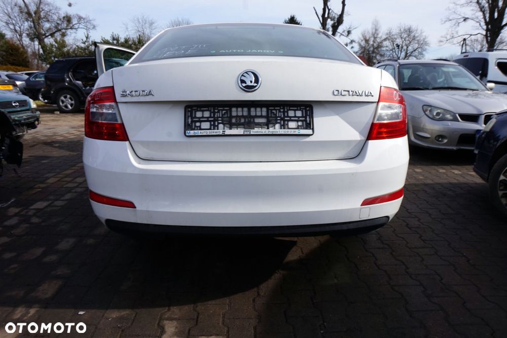 ZDERZAK TYLNY OCTAVIA III 5E3 LB LIFTBACK LF9E  BIAŁY SKODA 2012-2016 - 1
