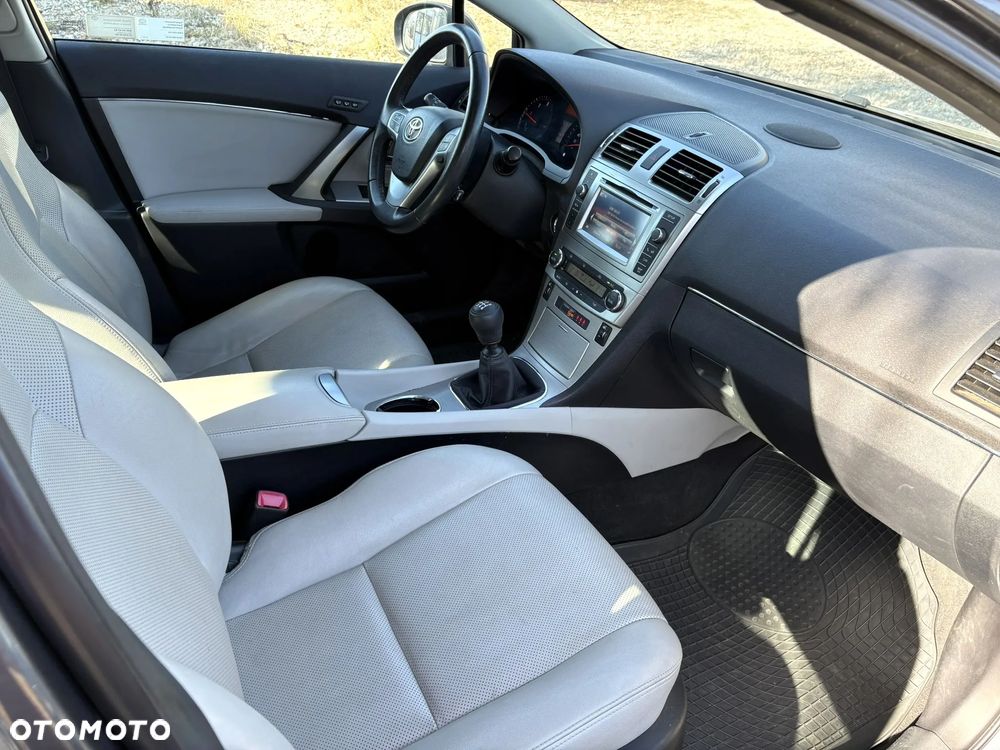 Toyota Avensis 2.2 D-4D Prestige - 27