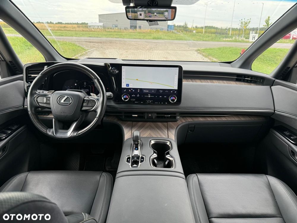 Lexus LM 350h Prestige - 26